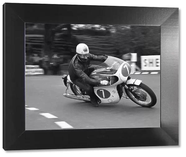 John Hartle (Triumph) 1967 Production 750 TT