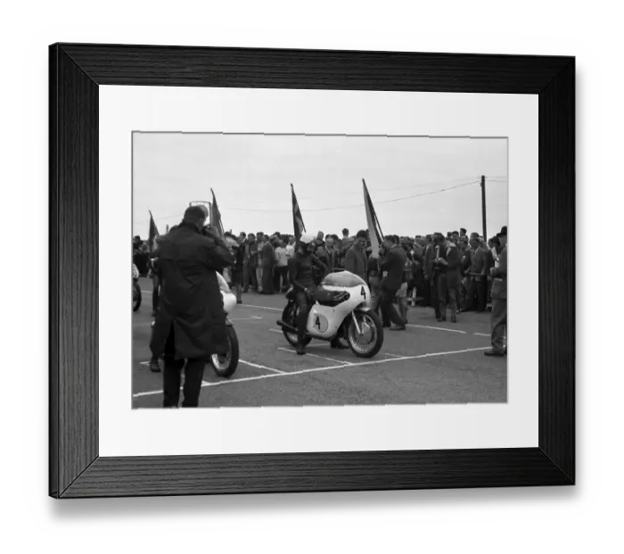 Framed Print : John Hartle (Gilera) 1963 Senior TT Framed Print : John Hartle (Gilera) 1963 Senior TT