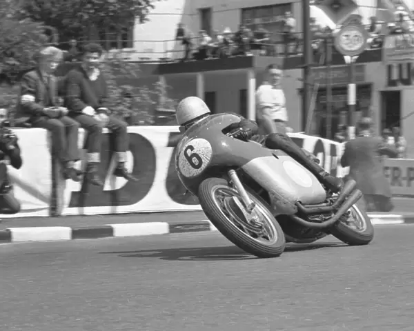 Gary Hocking (MV) 1962 Junior TT