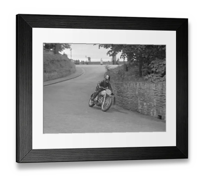 Framed Print : Wilf Hutt (Douglas) 1950 Junior Clubman TT Framed Print : Wilf Hutt (Douglas) 1950 Junior Clubman TT