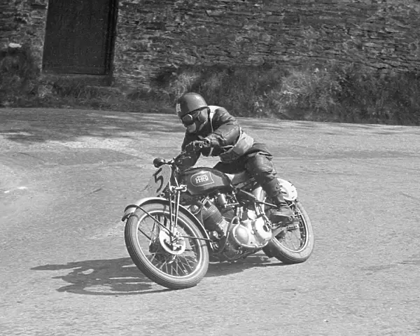 Chris Horn (Vincent) 1949 1000cc Clubman TT