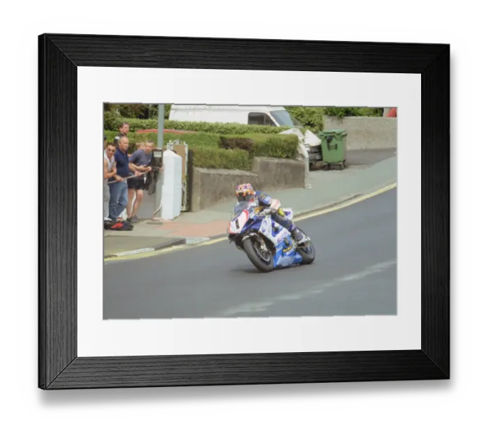 Framed Print : David Jefferies (Suzuki) 2002 Formula One TT Framed Print : David Jefferies (Suzuki) 2002 Formula One TT