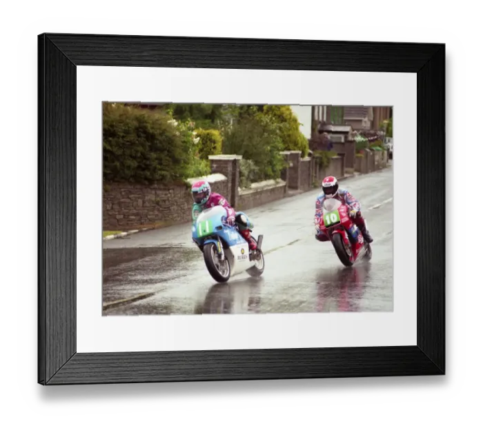 Framed Print : Bob Jackson (Spondon Yamaha) and James Courtney (Honda) 1998 Lightweight TT Framed Print : Bob Jackson (Spondon Yamaha) and James Courtney (Honda) 1998 Lightweight TT