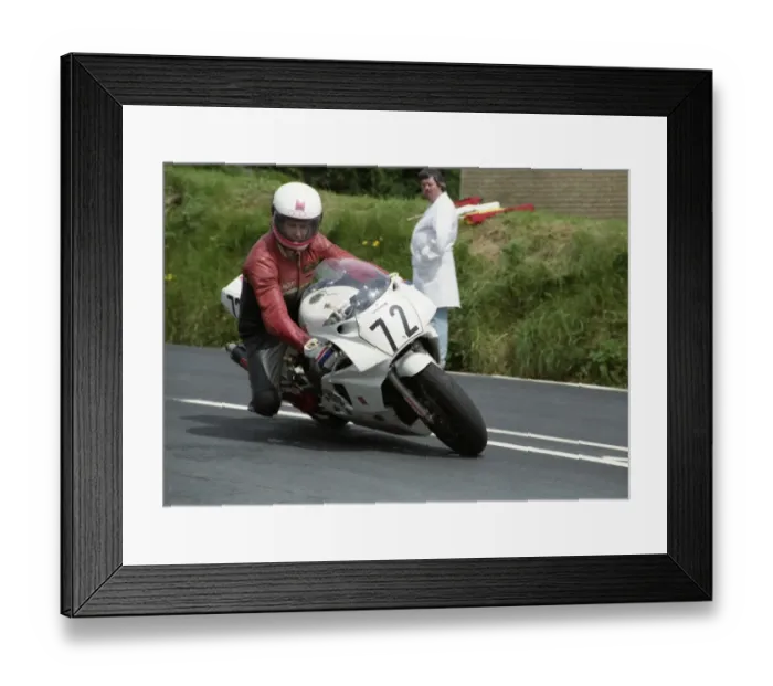 Framed Print : Andy Jessopp (Yamaha) 1993 Senior TT Framed Print : Andy Jessopp (Yamaha) 1993 Senior TT