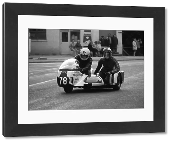 Robert Jacobs & Phil Spendlove (BSA) 1975 1000cc Sidecar TT