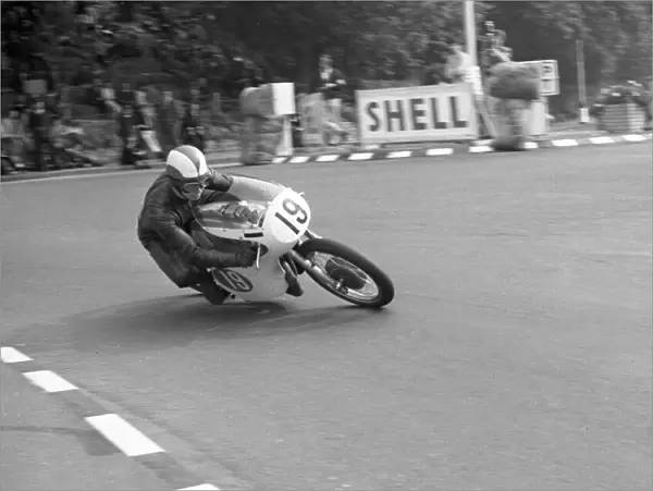 Peter Inchley (Villiers) 1966 Lightweight TT