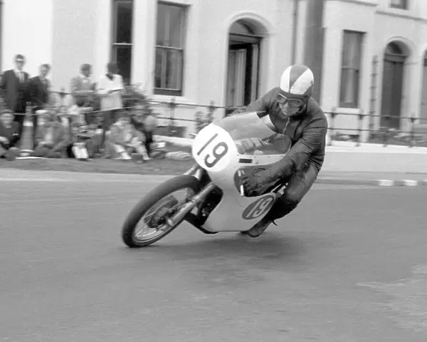 Peter Inchley (Villiers) 1966 Lightweight TT