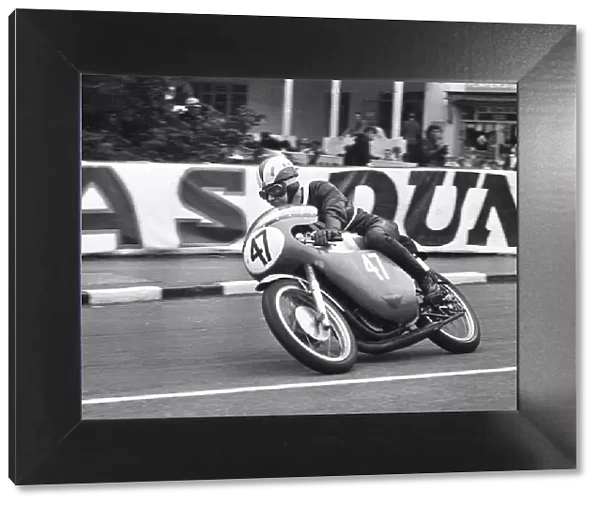 Peter Inchley (Villiers) 1965 Lightweight TT