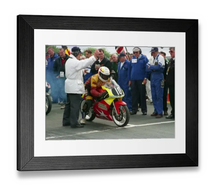 Framed Print : Darran Lindsay (Honda) 1999 Ultra Lightweight TT Framed Print : Darran Lindsay (Honda) 1999 Ultra Lightweight TT