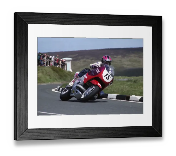 Framed Print : Steve Linsdell (Yamaha) 1994 Formula One TT Framed Print : Steve Linsdell (Yamaha) 1994 Formula One TT