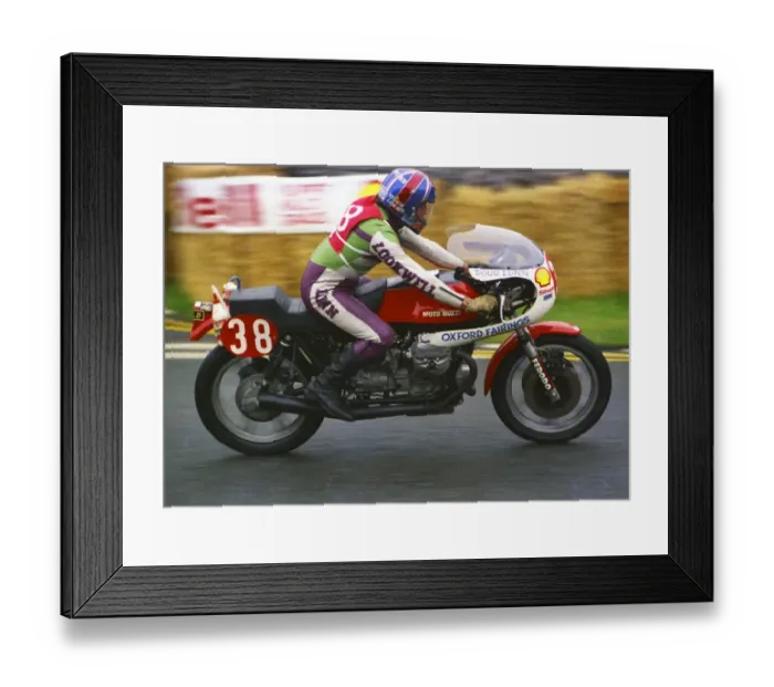 Framed Print : Doug Lunn (Guzzi) 1977 Formula One TT Framed Print : Doug Lunn (Guzzi) 1977 Formula One TT
