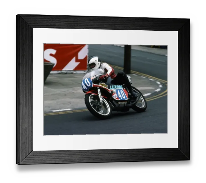 Framed Print : Peter Labuschagne (Yamaha) 1977 Jubilee TT Framed Print : Peter Labuschagne (Yamaha) 1977 Jubilee TT