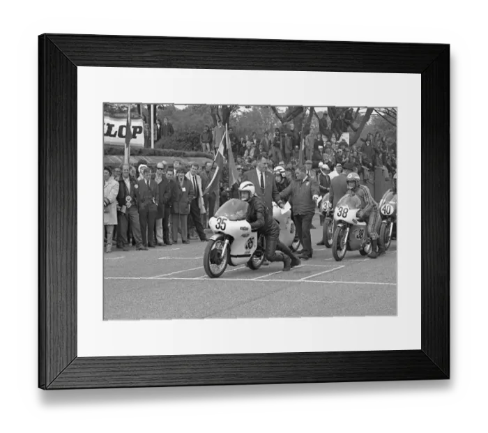 Framed Print : Alan Lawton (Norton) 1972 Senior TT Framed Print : Alan Lawton (Norton) 1972 Senior TT
