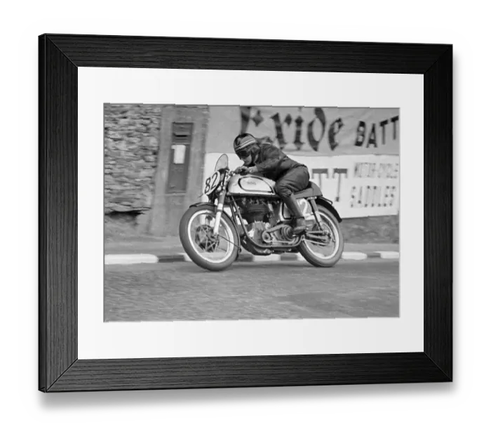 Framed Print : Dennis Lashmar (Norton) 1952 Senior TT Framed Print : Dennis Lashmar (Norton) 1952 Senior TT