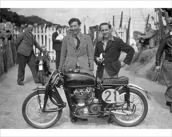 Bill Lomas & Doug Beasley (Beasley Velocette) 1952 Lightweight TT