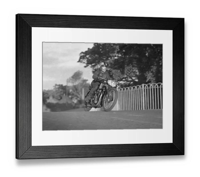 Framed Print : Arthur Lavington (Velocette) 1949 Junior Clubman TT Framed Print : Arthur Lavington (Velocette) 1949 Junior Clubman TT