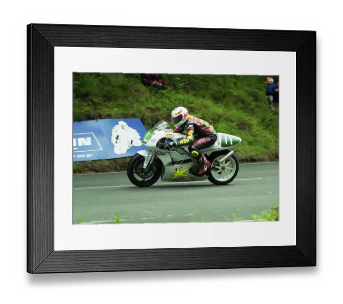 Framed Print : Darran Lindsay (Honda) 2000 Lightweight TT Framed Print : Darran Lindsay (Honda) 2000 Lightweight TT