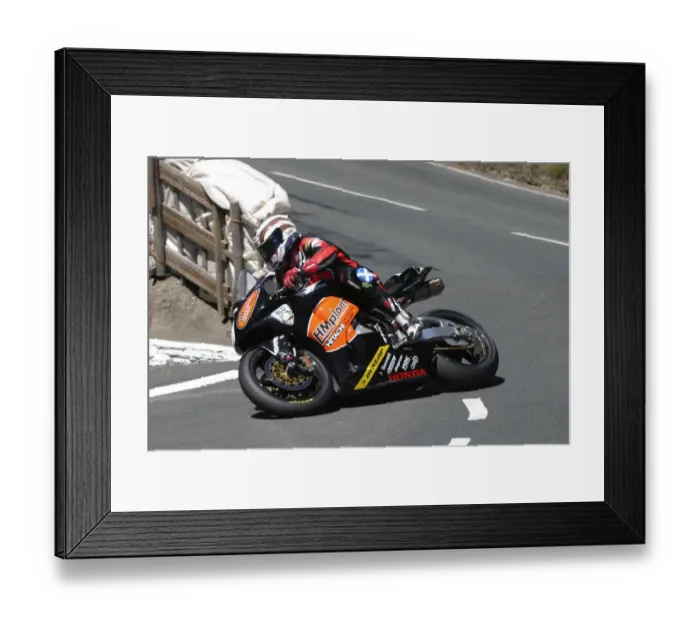 Framed Print : John McGuinness (Honda) 2006 Formula One TT Framed Print : John McGuinness (Honda) 2006 Formula One TT