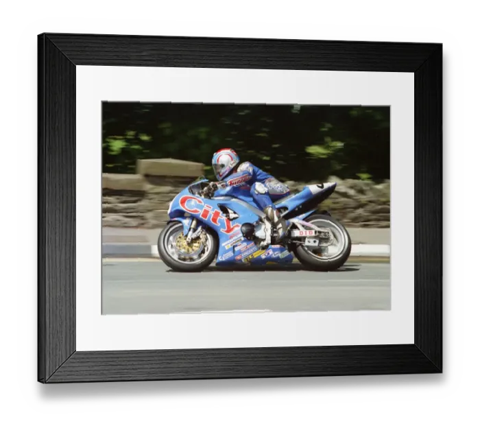 Framed Print : Philip McCallen (Yamaha); 1999 Formula One TT Framed Print : Philip McCallen (Yamaha); 1999 Formula One TT