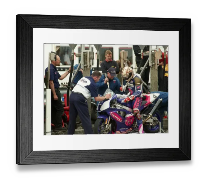 Framed Print : John McGuinness (Honda) 2000 Formula One TT