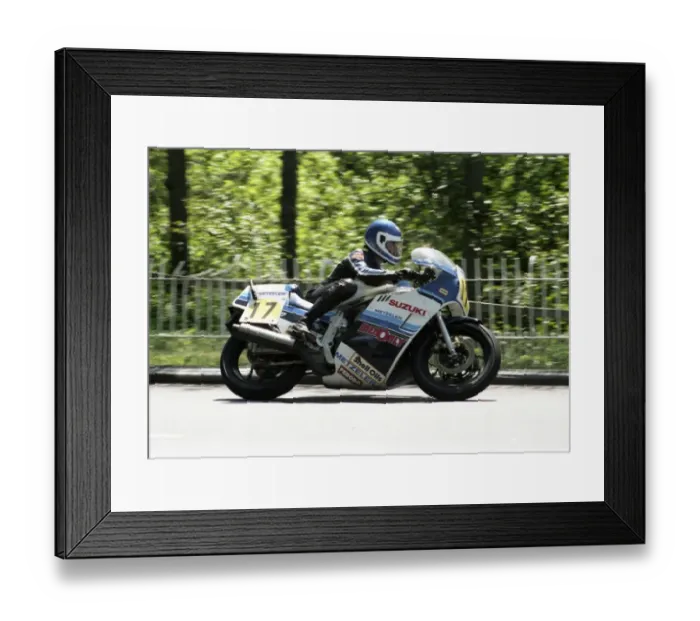 Framed Print : Kevin Hughes (Suzuki) 1985 Senior TT Framed Print : Kevin Hughes (Suzuki) 1985 Senior TT