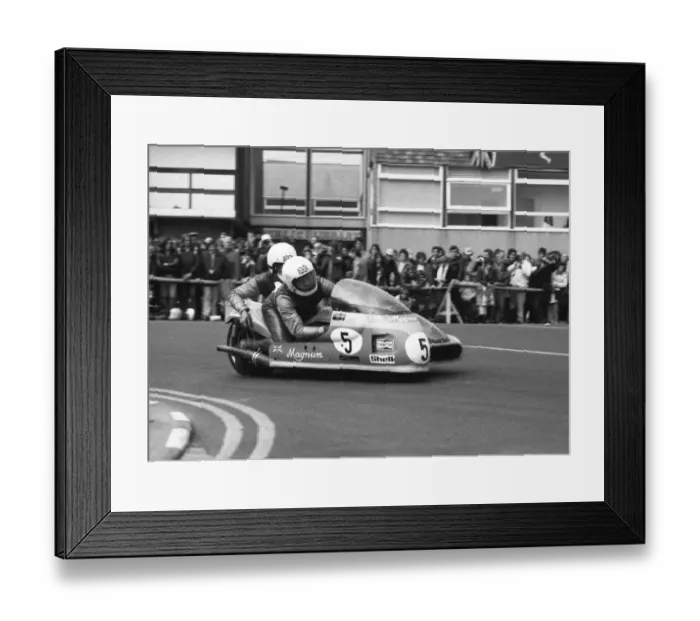 Framed Print : Graham Milton & John Brushwood (British Magnum) 1977 Sidecar TT Framed Print : Graham Milton & John Brushwood (British Magnum) 1977 Sidecar TT