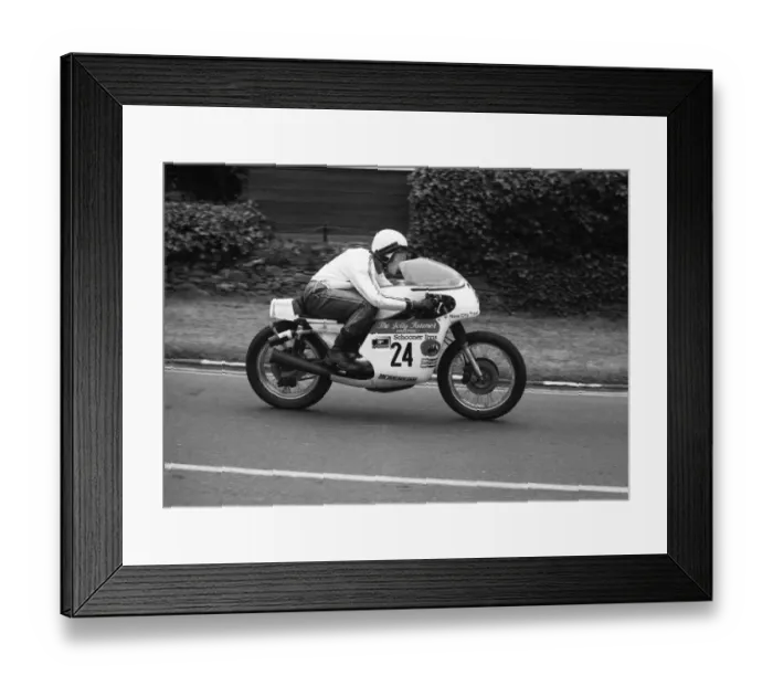 Framed Print : Sam McClements (Triumph) 1977 Formula One TT Framed Print : Sam McClements (Triumph) 1977 Formula One TT