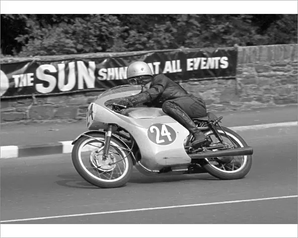Steve Murray (Honda) 1966 Ultra Lightweight TT