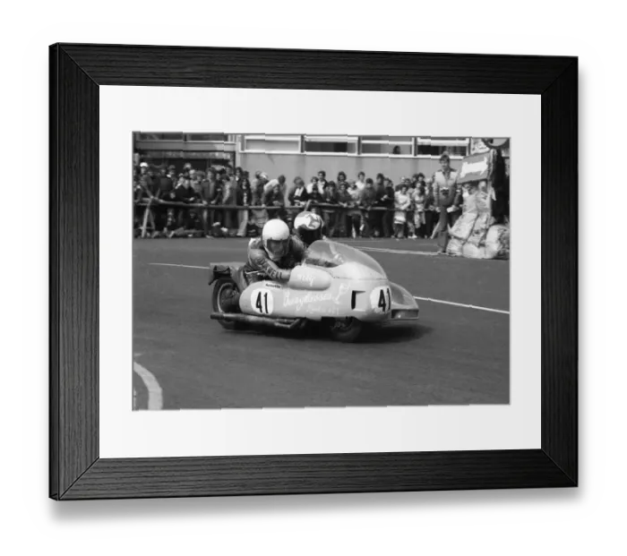 Framed Print : Artie Oates & Dave Skelly (Kawasaki) 1977 Sidecar TT Framed Print : Artie Oates & Dave Skelly (Kawasaki) 1977 Sidecar TT