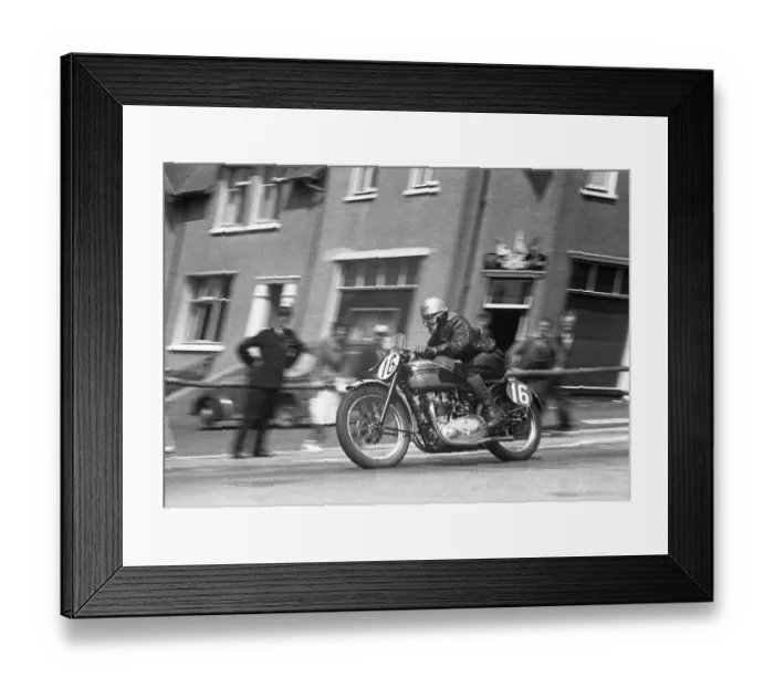 Framed Print : Russell Oldfield (Triumph) 1953 Senior Clubman TT Framed Print : Russell Oldfield (Triumph) 1953 Senior Clubman TT