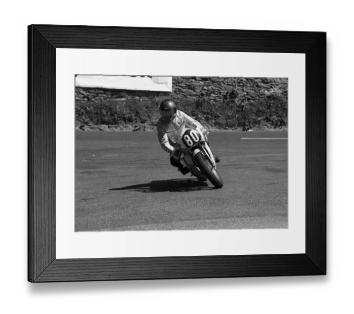 Framed Print : Steve Richardson (Yamaha) 1985 Formula Two TT Framed Print : Steve Richardson (Yamaha) 1985 Formula Two TT