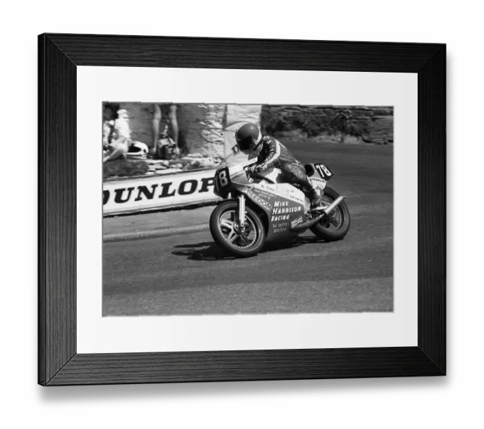 Framed Print : Eric McFarlane (Harrison Yamaha) 1985 Formula 2 TT Framed Print : Eric McFarlane (Harrison Yamaha) 1985 Formula 2 TT