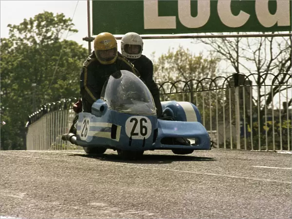 Derek Plummer & Roger Tomlinson (Kawasaki) 1979 Sidecar TT