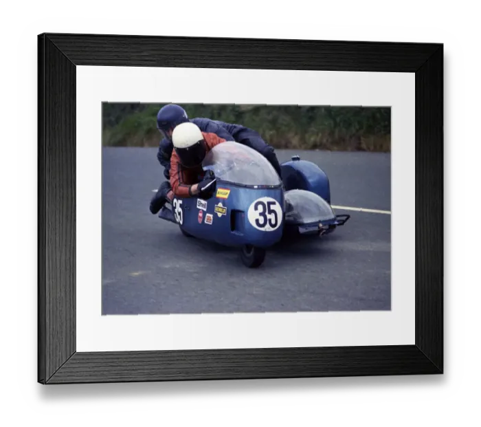 Framed Print : Mick Potter & Eddie Hammond (BSA) 1974 500cc Sidecar TT