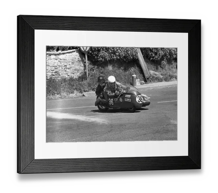 Framed Print : Mick Potter & Bernie Coverdale (Triumph) 1973 500cc Sidecar TT Framed Print : Mick Potter & Bernie Coverdale (Triumph) 1973 500cc Sidecar TT