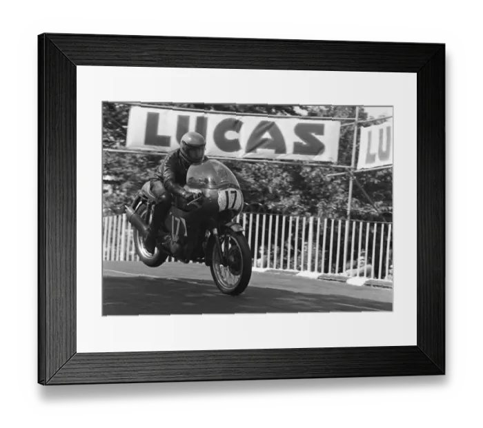 Framed Print : Darryl Pendlebury (Triumph) 1974 Production 1000 TT Framed Print : Darryl Pendlebury (Triumph) 1974 Production 1000 TT