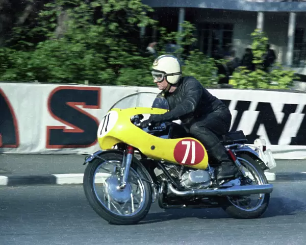 Peter Padgett (Yamaha) 1967 Production 250 TT
