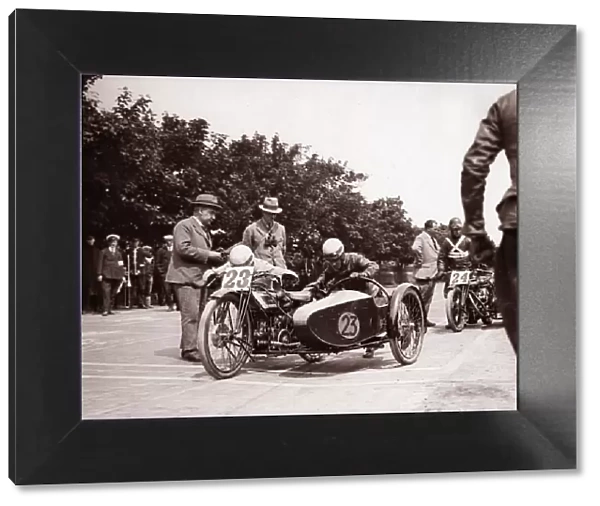 Len Parker & Ken Horstman (Douglas) 1925 Sidecar TT