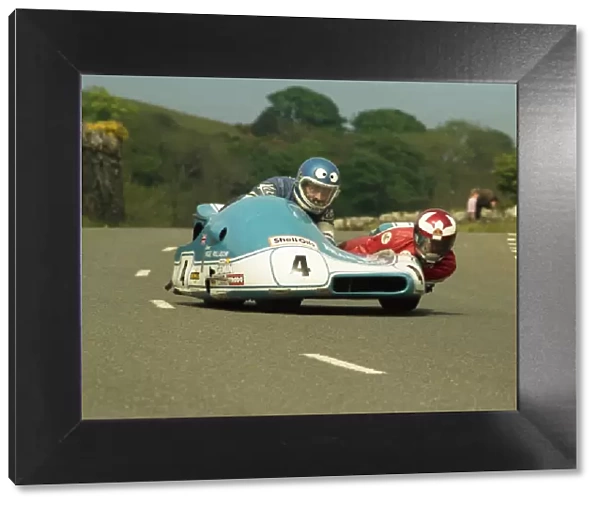 Nigel Rollason & David Huntingdon (Barton Phoenix) 1987 Sidecar TT