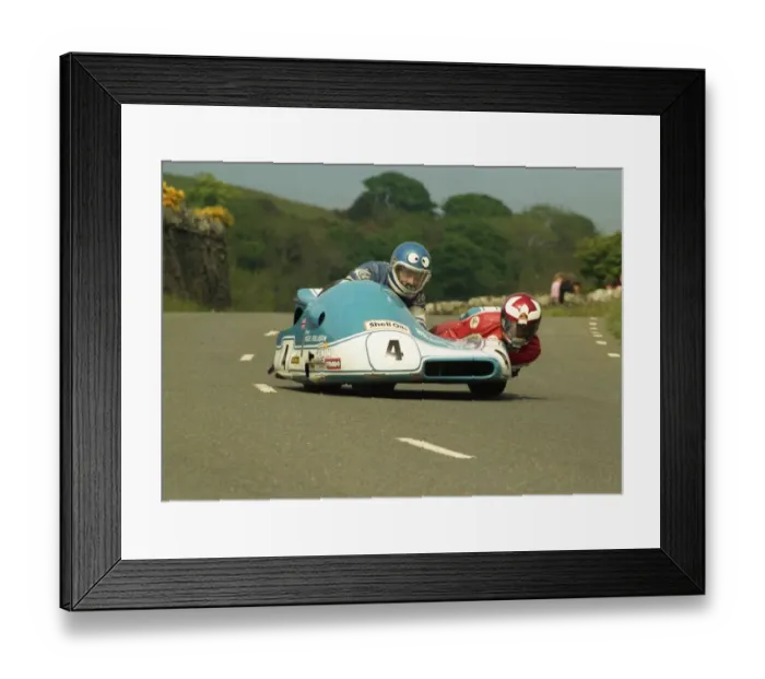 Framed Print : Nigel Rollason & David Huntingdon (Barton Phoenix) 1987 Sidecar TT Framed Print : Nigel Rollason & David Huntingdon (Barton Phoenix) 1987 Sidecar TT