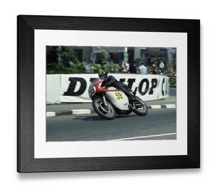 Framed Print : Peter Richards (Norton) 1967 Senior TT Framed Print : Peter Richards (Norton) 1967 Senior TT