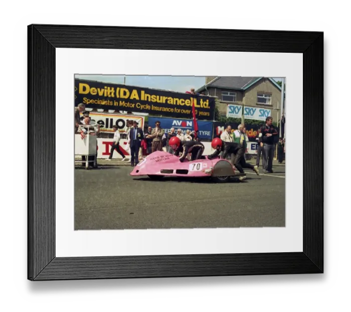 Framed Print : Ward & Lindsey Scarth (Yamaha) 1987 Sidecar TT Framed Print : Ward & Lindsey Scarth (Yamaha) 1987 Sidecar TT