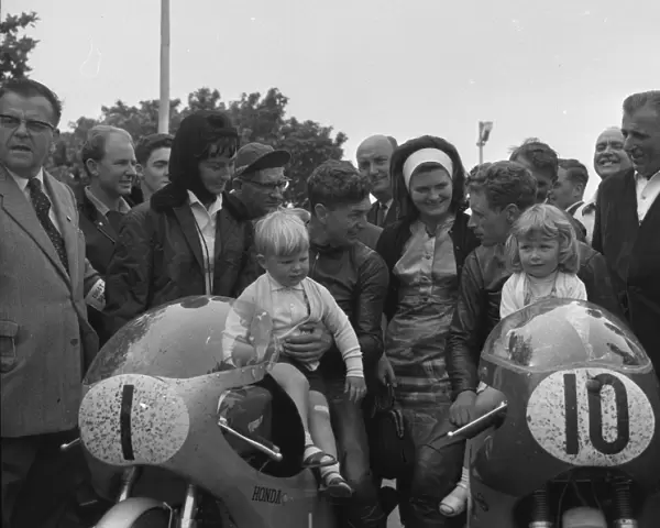 Jim Redman (Honda) and Alan Shepherd (MZ) 1964 Lightweight TT