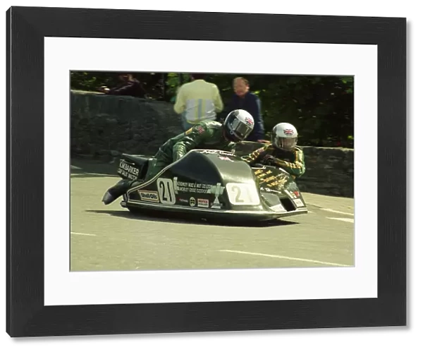 Neil Smith & Philip Gravel (Yamaha) 1987 Sidecar TT