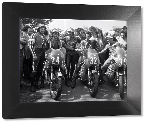 Frank Rutter & Mick Poxon (Honda) and Chas Mortimer & Bill Simpson (Suzuki) and David Hughes & Tony Rutter (Suzuki) 1976 Production TT