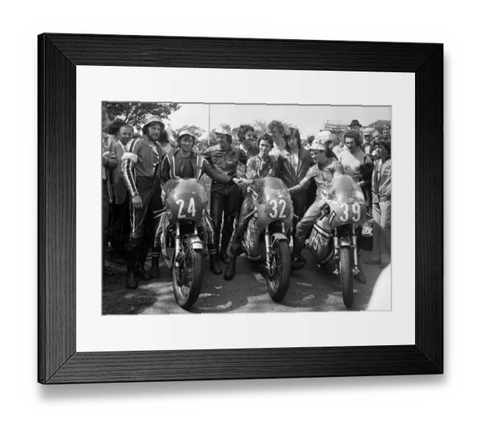 Framed Print : Frank Rutter & Mick Poxon (Honda) and Chas Mortimer & Bill Simpson (Suzuki) and David Hughes & Tony Rutter (Suzuki) 1976 Production TT