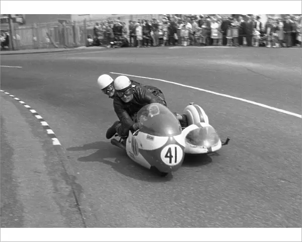 Ron Smith & Jack Forrest (Triumph) 1970 Sidecar TT