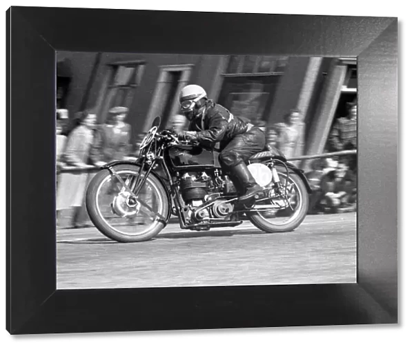Roy Smith (Velocette) 1954 Junior TT