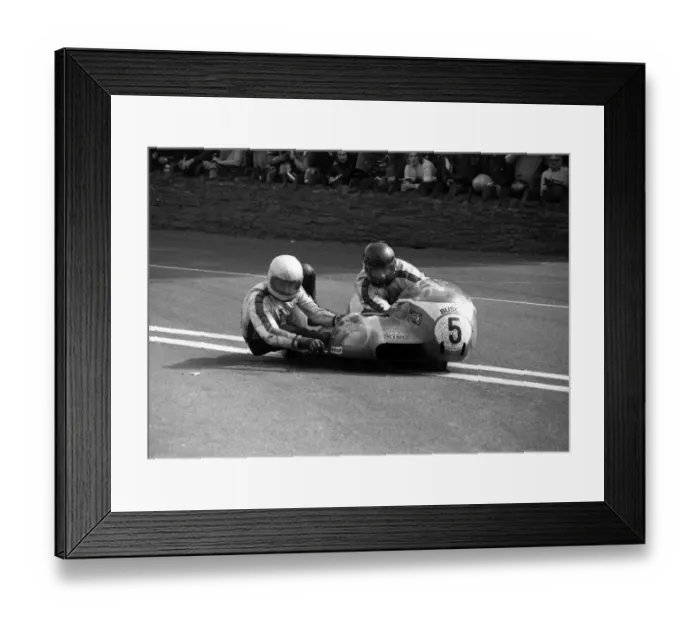 Framed Print : Rolf Steinhausen & Wolfgang Kalauch (Busch Konig) 1975 750cc Sidecar TT Framed Print : Rolf Steinhausen & Wolfgang Kalauch (Busch Konig) 1975 750cc Sidecar TT