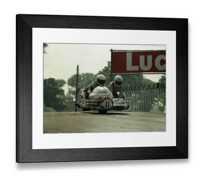 Framed Print : Jock Taylor & Kenny Arthur (Fowler Yamaha) 1978 Sidecar TT Framed Print : Jock Taylor & Kenny Arthur (Fowler Yamaha) 1978 Sidecar TT